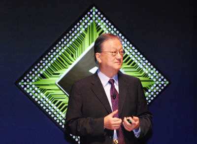 《圖三　大眾電腦董事長簡明仁》