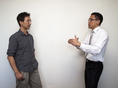 图一 : CTIMES总编辑欧敏铨(左)与美商国家仪器台湾区总经理孙基康