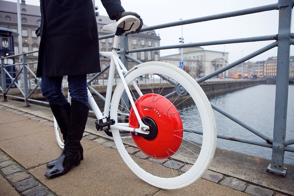 图四 : 麻省理工学院的研发人员也曾开发过一款名为Copenhagen Wheel的智能轮胎。