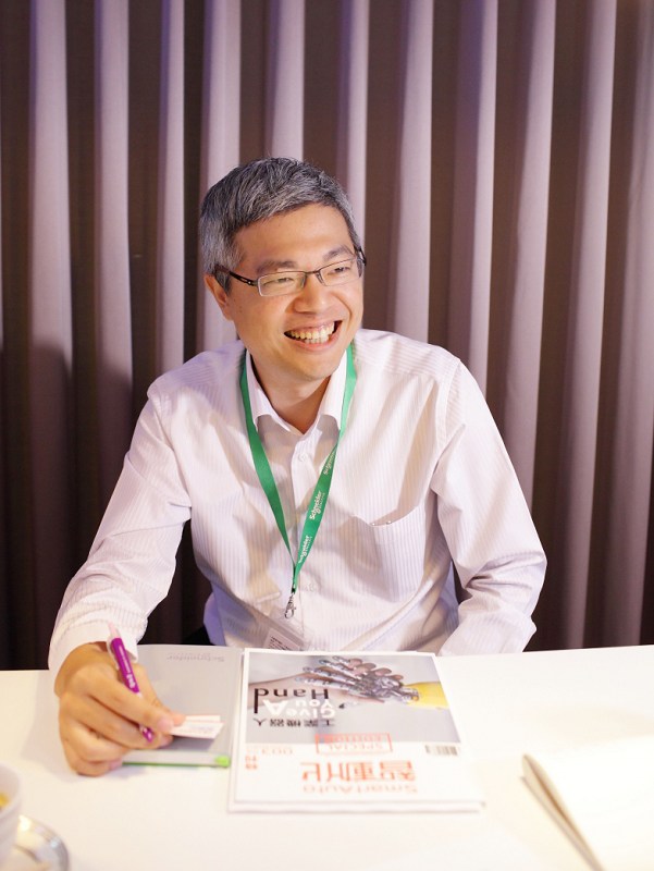 施耐德電機工業暨機械自動化事業部行銷經理李乾瑋表示，現在的工廠系統已非單一廠商能獨占有設備，因此不同廠商的設備整合成為必須。(攝影／阿杰)