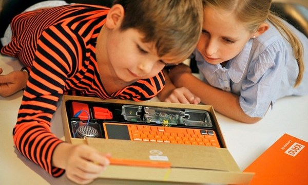 图2 : Kano儿童电脑，即是以RPi为基础所包装成的。