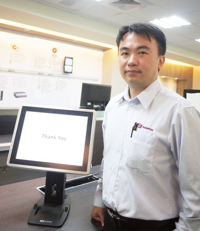 艾訊企劃部經理徐維駿指出，在智慧工廠趨勢下，HMI在軟硬體兩端，都將開始改變。(攝影／王明德)