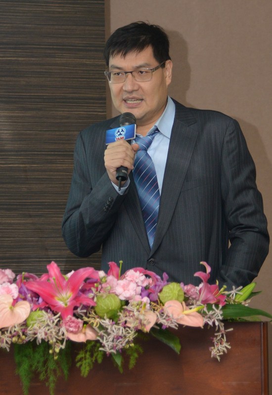 上博科技總經理謝尚亨由CIMFORCE平台透過虛擬網路聯結龐大模具供應鏈群落，提供各種設計、製造資源及先進的技術知識，實現模具製造業者經由虛擬化工廠擴大設計製造能量，滿足短期大量訂單之需求。(攝影：陳念舜)