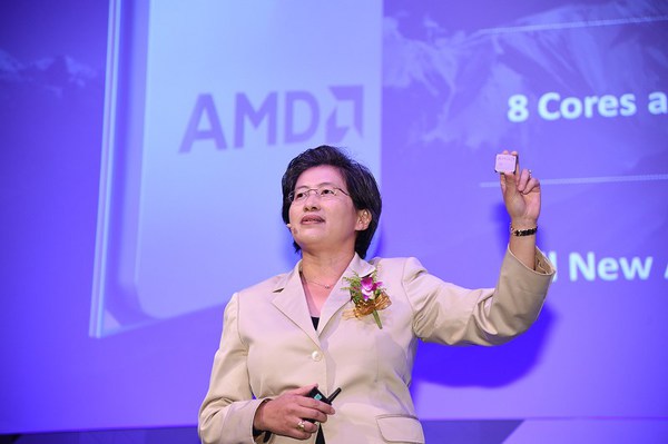 图2 : AMD总裁暨执行长苏姿丰博士亲自宣布新款桌上型处理器Zen（Source：AMD）