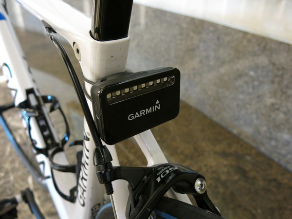 圖4 : 從應用面切入，不光是只有穿戴式產品需要切入，還必須從環境面向看起，進一步滿足使用者的需求，此為Garmin針對腳踏車消費者推出的雷達感測器，可以跟穿戴式產品進行連線。（攝影：姚嘉洋）