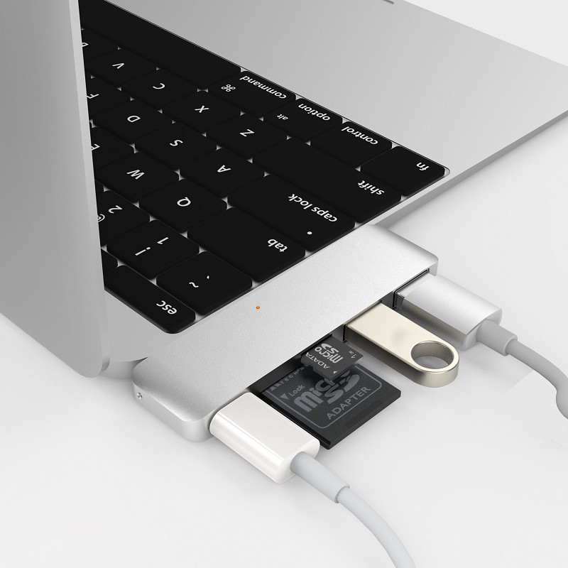 MacBook Pro使用者如果要沿用上一代的周邊設備，其實只需要另購USB Type-C的轉接頭即可，線材都不需更換。
