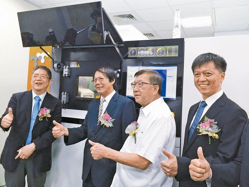 工具機大廠東台精機應國研院之邀，成為「國研醫材創價聯盟」一員，提供1部金屬積層列印設備，以加速積層設備與金屬植入式醫材研究及推廣。(圖片來源：pgw.udn.com.tw)