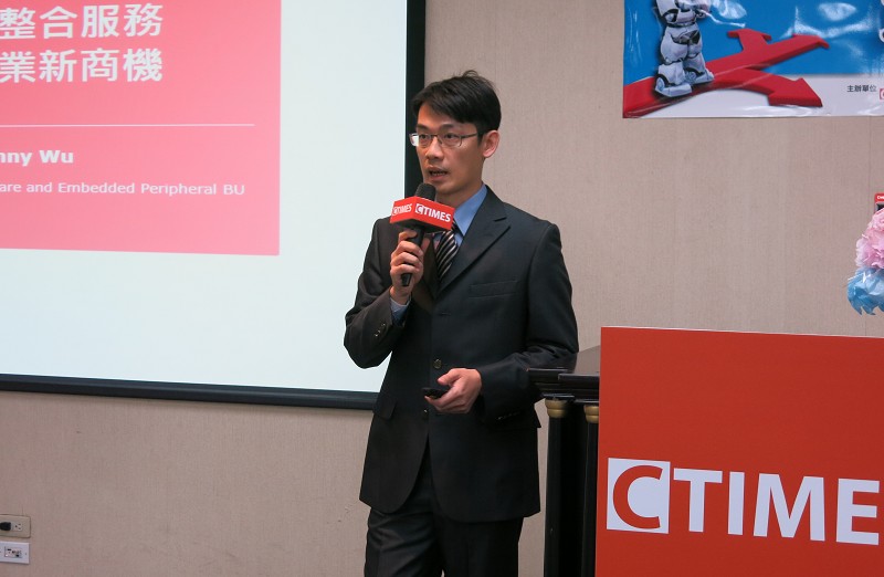 宜鼎業務處軟體技術服務部經理吳志清認為，對於工業4.0而言，最重要的部分應該是要如何將這些資料透過人工智慧加以分析。（攝影∕邱倢芯）
