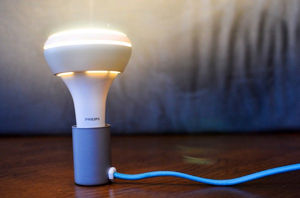 圖五 : 在智慧家庭照明方面，飛利浦的智慧燈泡Hue是較具有代表性的產品。(Source：Chicago Dwellers）