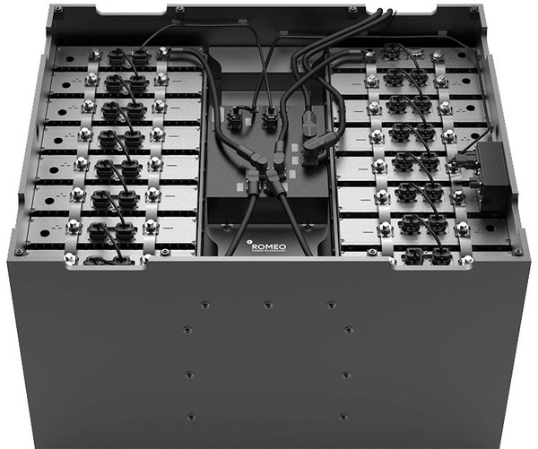 图1 : 堆高机用的48V锂电池组