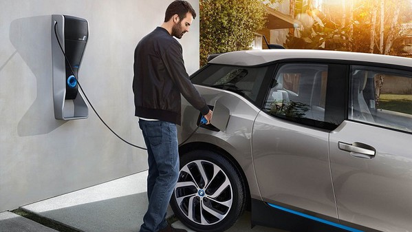 图四 : 针对城市驾驶的小型电池电动汽车市场正在增加当中。未来行驶距离更短的城市EV将更为普遍。