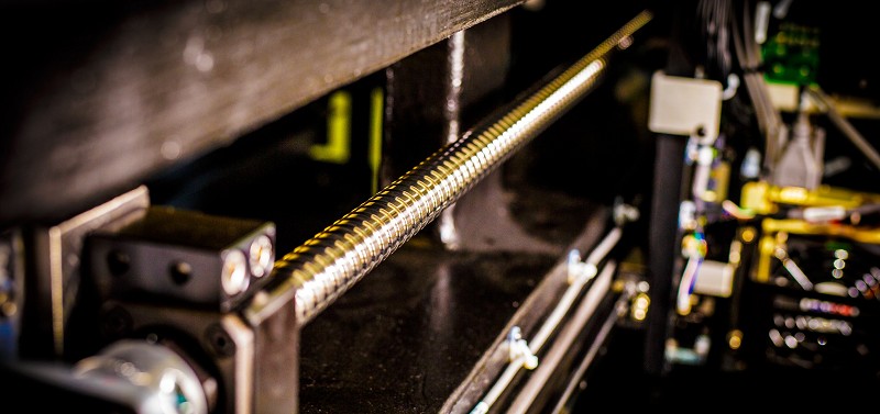 解決方案供應商必須應用其PCB製造流程與AI知識，來指導客戶實施AI解決方案。