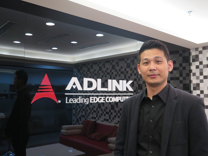 凌華科技智能工廠事業中心市場開發經理楊家瑋指出，選擇適用的AI架構與系統整合商，將是目前製造業者導入機器視覺的首要挑戰。（攝影／王明德）