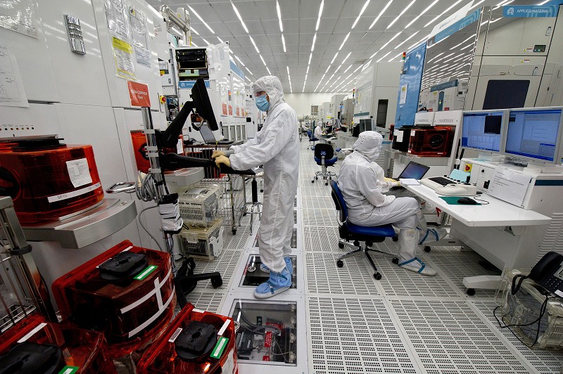 在半導體先進製程中，需要新的金屬材料去提高阻抗與可靠度，當金屬材料改變時，下游製程例如像是如何清洗的程序都須要一併改變。