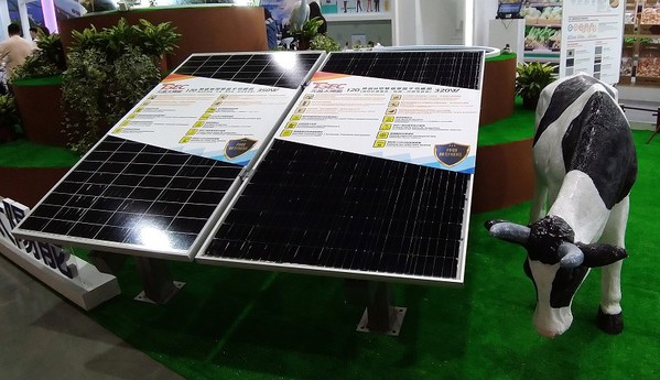 图四 : 太阳能模组产品的核心竞争力取决於度电成本。要降低度电成本，就要提升电池效率与模组功率。