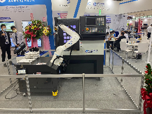 圖一 : PC-based CNC控制器龍頭新代科技今年與聯達智能攜手合展，以機械手臂與自動化雷射控制器兩大系列展品串聯本次新代主打的「隨插即用」主題。