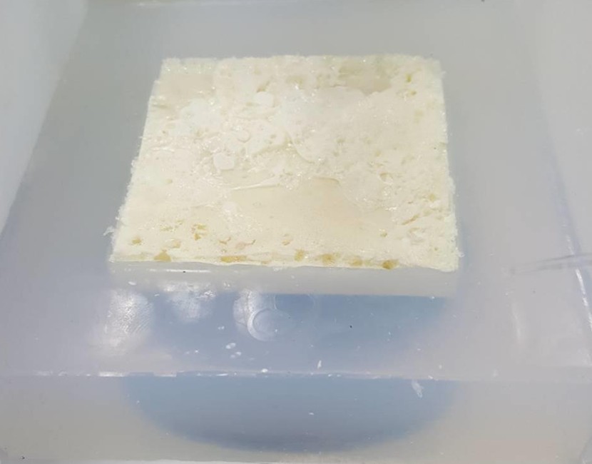 矽膠上面澆注聚胺酯發泡劑的成形結果