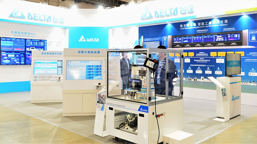 台達近期發表的電子製造業智能工廠解決方案，便透過在自家生產場域驗證與累積成功經驗，打造標準化相關軟體平台，並結合底層智能設備、PLC擷取生產數據。（攝影：陳念舜）