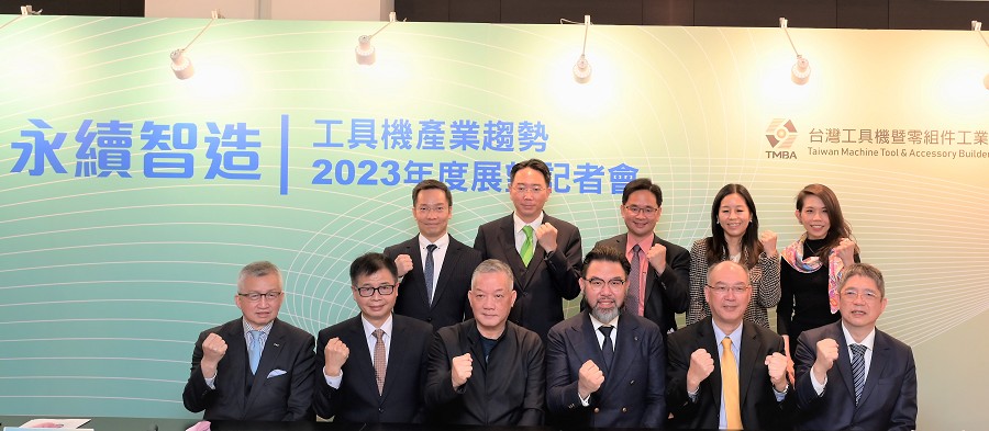 TMBA為了及早因應碳管理的議題，利用「數位轉型」與「綠色節能」為主軸，東台集團董事長嚴瑞雄也指出，未來台廠仍須擴大終端減碳應用市場。（攝影：陳念舜）