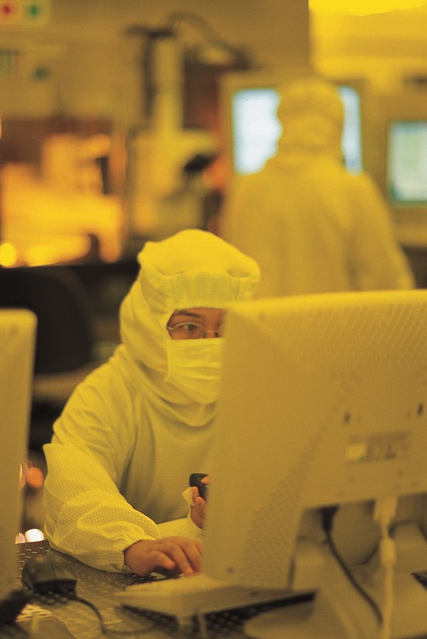 SEMI還開始將SECS/GEM擴及印刷電路板（PCB）、太陽光電（PV）、微機電（MEMS）、LED等電子科技產業，成為設備採購標準要件之一。（source：pv-tech.org）