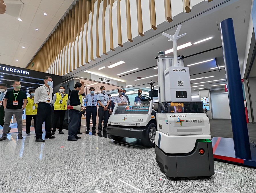 桃園國際機場透過無人載具進行接駁及清消作業。（source：桃園國際機場公司）