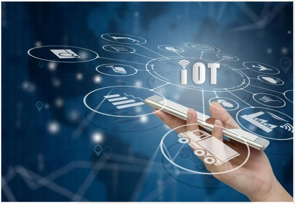 圖一 : 設計的調整讓RedCap裝置能以更低成本、更小尺寸、更長續航時間部署於5G網路中，並實現與5G核心網的無縫連接。