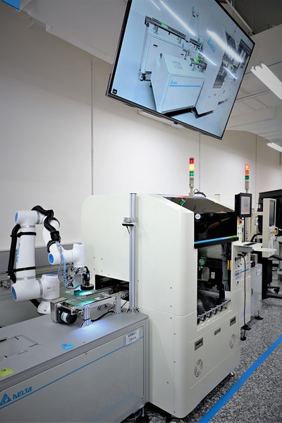 圖一 : 包括協作型機器人在內的設備已在台達電的工廠內使用。(攝影:陳念舜)