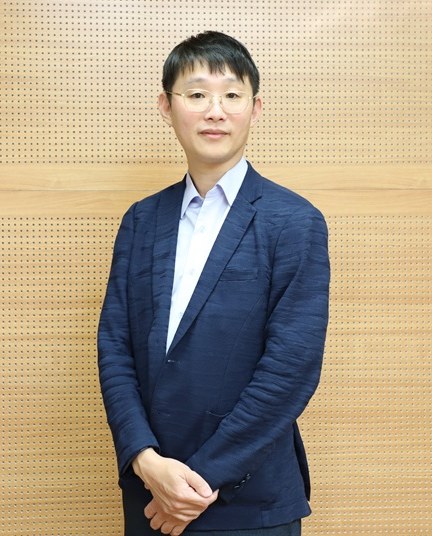 圖二 : 陳貽評表示，儲能、智慧微電網與虛擬電廠三者相輔相成，共同構成未來能源系統的基礎。（攝影／王岫晨）