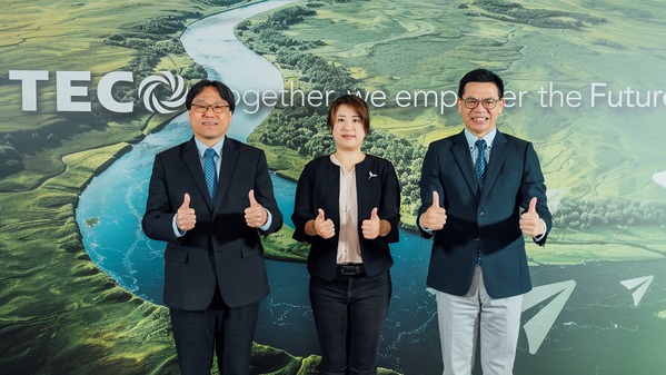 圖一 : 圖左至右：東元電機總經理高飛鳶、東電綠能執行長林美伶、盛齊綠能董事長陳振乾