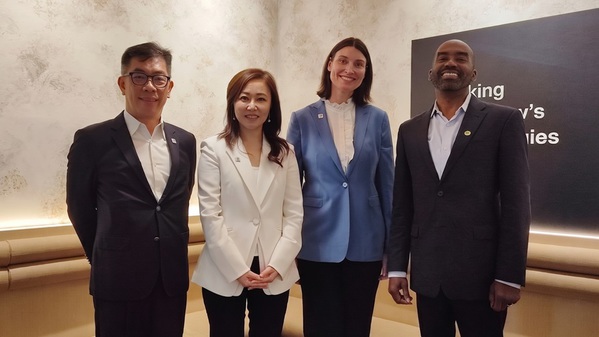 圖一 : (左起)Qnity亞太區總裁陳俊達、Qnity先進電路與封裝事業部 副總裁暨總經理周圓圓、Qnity半導體技術研發 副總裁Julia Woertink、Qnity全球商務與策略長Sam Ponzo