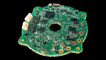 圖五 : TI TIDA-010979以直徑70mm PCB實現48V、1kW機器人關節馬達控制,整合GaN功率級、即時MCU、隔離電流感測與工業乙太網。(照片:TI)