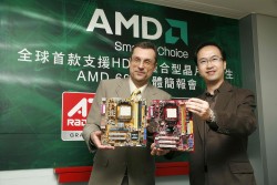 左：銷售暨行銷副總裁Jochen Polster 右：AMD視覺繪圖產品事業群亞太區通路業務總監 周梓鋼