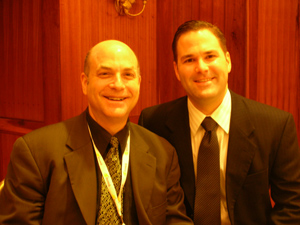 Laird全球行銷總監Craig Somach（左）與EMI全球業務策略部門總監Paul J. Stus。