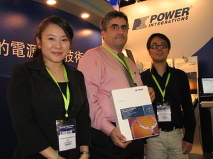 Power Integrations高功率產品行銷經理Silvestro Fimiani(中)、應用工程師李皓鈞(右)、代理商業務協理趙琦