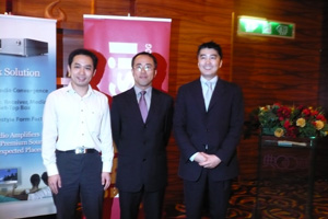 ( 由右至左)Intersil 亞太區銷售副總裁Kent Chon;Intersil台灣區總經理呂學亭;Intersil類比產品資深應用工程師鍾佳穎