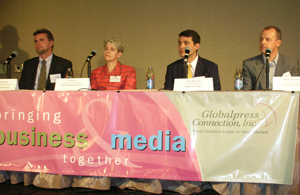 节能设计正成为此次Globalpress Summit的讨论焦点，NS（左起）、Samsung、Silego和Silicon Labs的代表们，在专题论坛上均各抒己见。（摄影：荣峰）