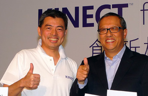 微軟大中華區董事長兼首席執行長梁念堅(右)，台灣微軟總經理蔡恩全(左)。 BigPic:400x260