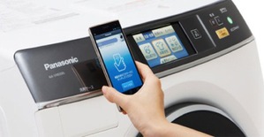 今年Panasonic與LG都發展出以手機NFC當溝通橋樑的智慧家電。
