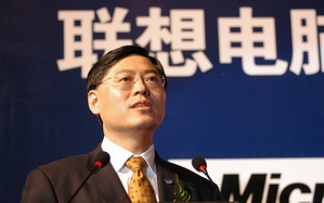 联想执行长杨元庆承认考虑收购黑莓（图/ifanr.com)