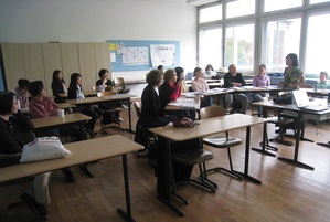 德国斯图佳中文学校办理数字培训课程教学观摩会情形。