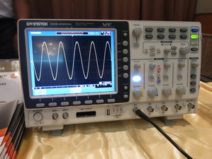 固纬GDS-2000A系列数字示波器，各种效能参数均有不错的表现。