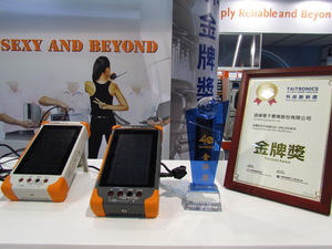 固緯電子全新的GDS-300/200全觸控型示波器,顛覆使用者對於示波器的想像,更獲得科技創新金牌獎殊榮。