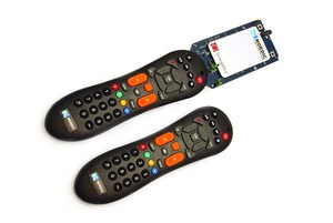 Nordic现已提供的nRFready Smart Remote 3是一款完整的硬体和软体蓝牙智慧参考设计，具有声音输入控制、39个可程式设计按钮、6轴运动感测以及多点触控板等功能。