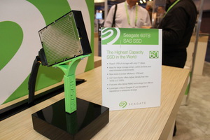 60TB SAS SSD和8TB NVMe SSD满足资料中心多样化需求。