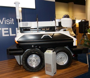 工研院防止电池爆炸材料STOBA协助台场乔信抢得Sharp保全机器人独家锂电池供应,并随着夏普保全机器人在美国ASIS展览展出。