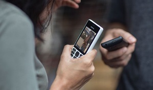 Nokia品牌新款手機，螢幕僅2.4吋，搭載了熟悉的用戶介面，並且擁有實體鍵盤，讓此款手機更易於使用。（Source：Nokia官網）