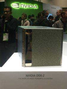 NVIDIA DGX-2:业界最强大的 AI 系统