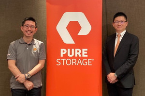 左为Pure Storage大中华地区技术总监何与晖，右为Pure Storage台湾总经理吴元恺