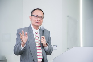 英特爾台灣分公司發言人鄭智成(Alex)分享英特爾關鍵里程碑，oneAPI最新資訊與未來的生態系發展。