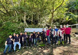 igus台湾易格斯携手台大实验林展开「Go green」植树计画。目前已认养种植的面积达1.5公顷，相当于固碳量可达18,150 公斤。